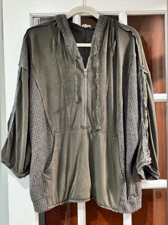 POL Tops - EUC POL Hooded Zip Pullover